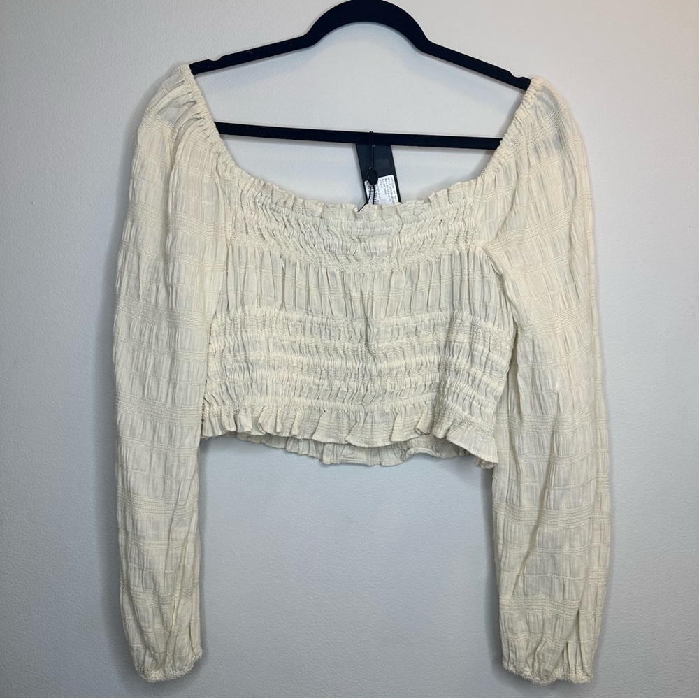 NWT! Gianni Bini Sz L Sand Color Cotton Long Sleeve Crop Top - Picture 2 of 9